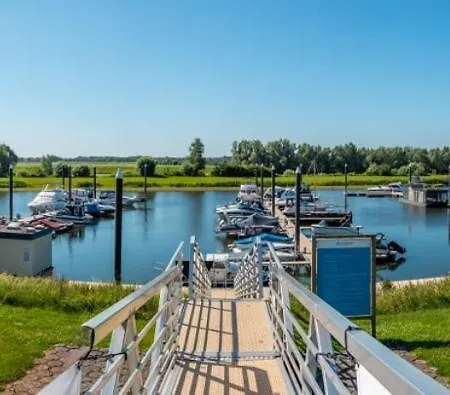 Marina Strandbad Aan Het Water Mit Zaun Haus Nr 134 Holiday home Olburgen