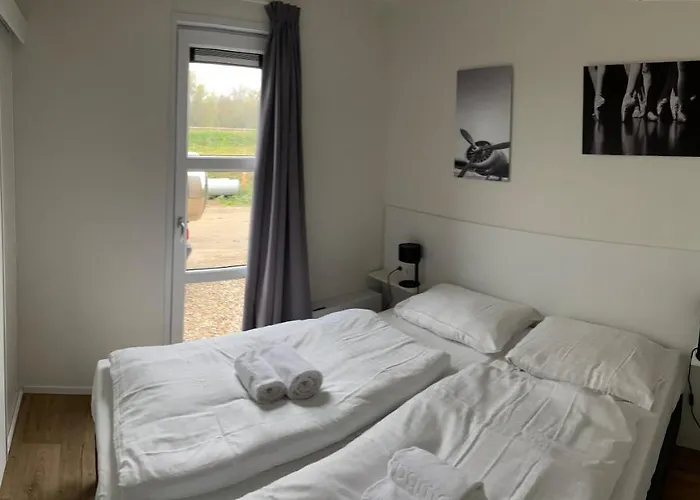 Marina Strandbad Aan Het Water Mit Zaun Haus Nr 134 Olburgen