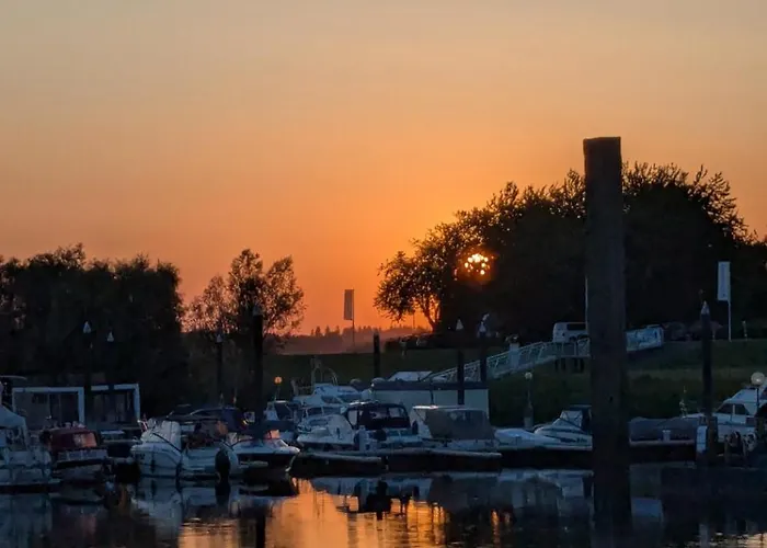 Marina Strandbad Aan Het Water Mit Zaun Haus Nr 134 Сasa de vacaciones *