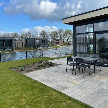 Marina Strandbad Aan Het Water Mit Zaun Haus Nr 134 * Olburgen