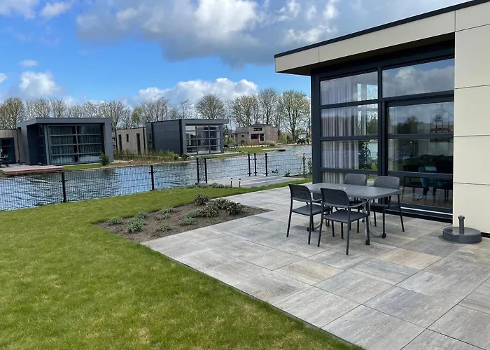 Marina Strandbad Aan Het Water Mit Zaun Haus Nr 134 * Olburgen